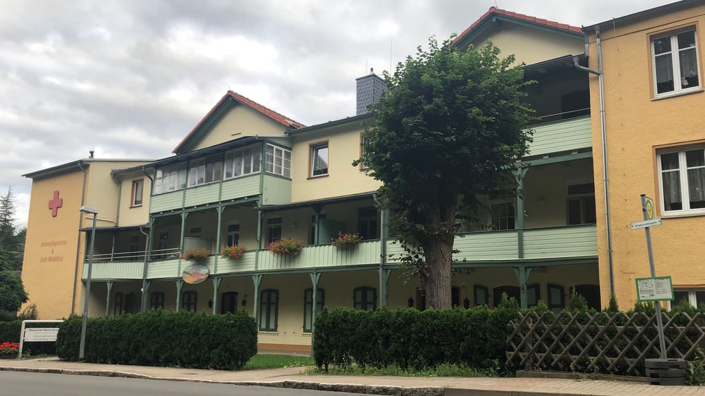 Blick auf das Seniorenpflegezentrum des DRK-Kreisverbandes Quedlinburg-Halberstadt in Stecklenberg. Hier sind weitere Sanierungs- und Umbauarbeiten geplant.