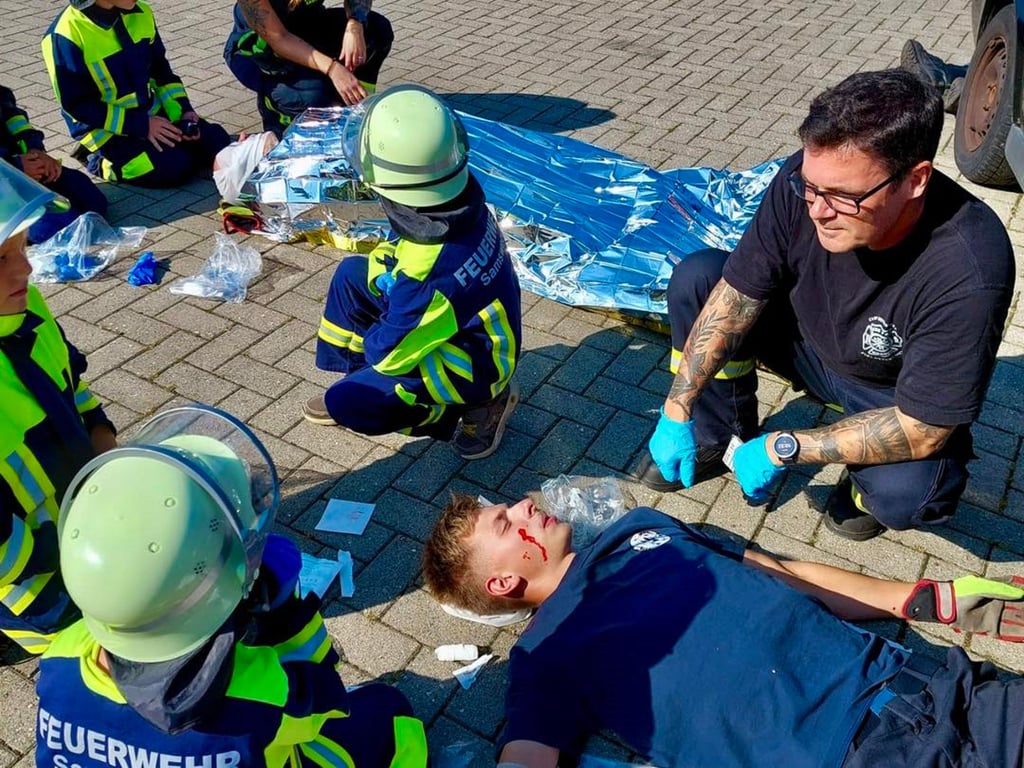 Die Feuerwehren der Niederen Börde haben auch für die Kinder der Wehr einen Berufsfeuerwehrtag organisiert.