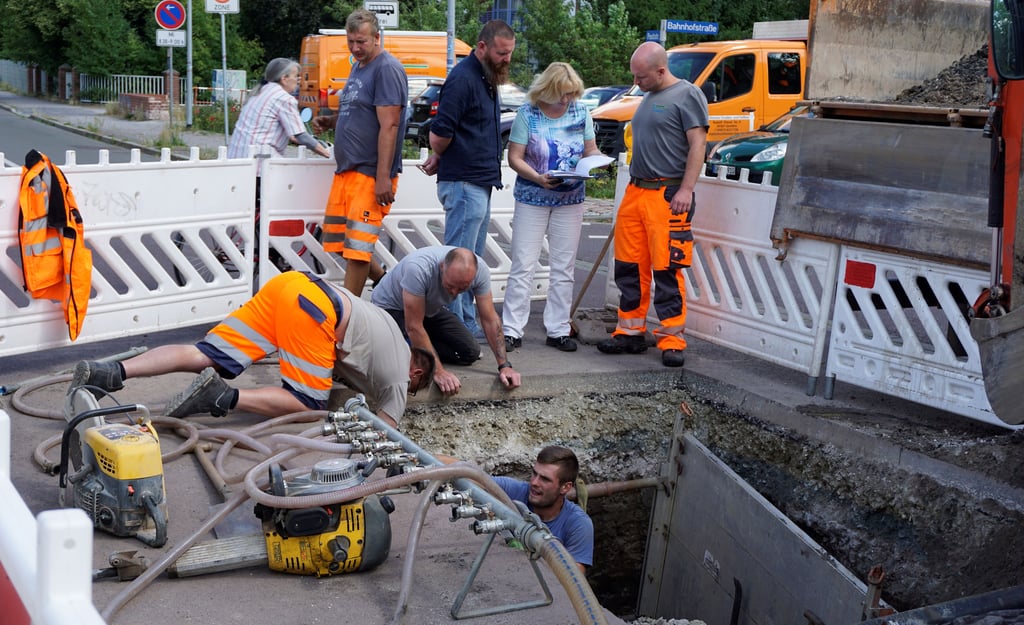Zwei Straßen werden von der Straßenbaufirma Buchheister in Kürze saniert.