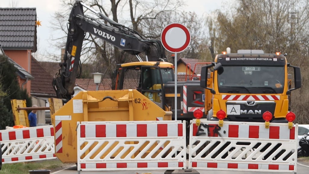 Die Bornsche Straße in Samswegen muss erneut für den Autoverkehr gesperrt werden.