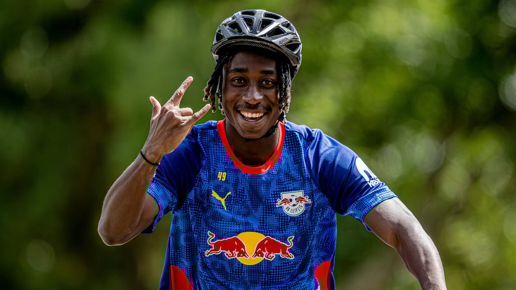 RB-Profi Yan Diomande berichtet im Exklusiv-Interview mit RBlive von seiner bewegten Jugend