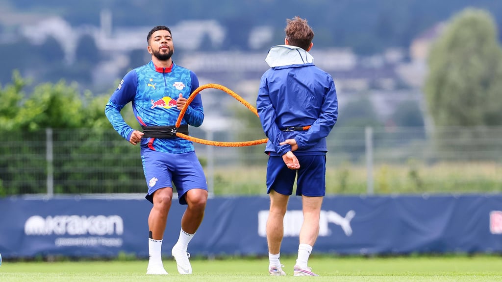Benjamin Henrichs, hier im Trainingslager in Donaueschingen, trainiert bei RB weiter individuell.