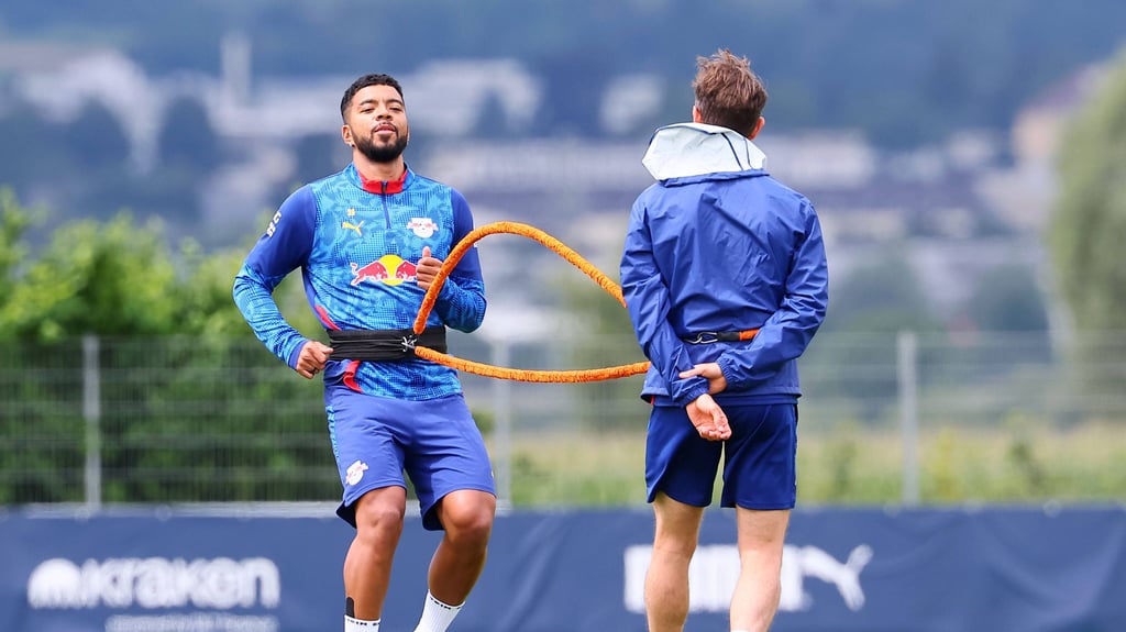 Benjamin Henrichs, hier im Trainingslager in Donaueschingen, trainiert bei RB weiter individuell.