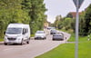 Die Bundesstraße 2 in der Gemeinde Elsteraue ist stets viel befahren.  Einige Anwohner sind von Raserei und Lärm genervt. 