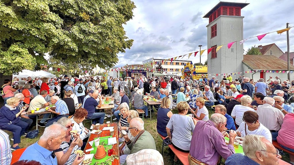 Auf dem Bürgerplatz ist es in diesem Jahr nicht so lebhaft zugegangen: Der Heimatverein Törten hat das traditionelle Pflaumenkuchenfest abgesagt.
