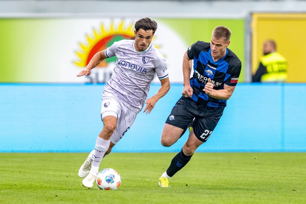 Der junge Kjell Wätjen (li) im Duell mit Routinier Steffen TIgges.