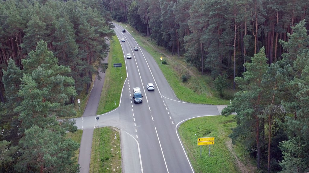 Weil es immer wieder zu gefährlichen Situationen kommt, gilt auf der B189 an der Abfahrt Polkern künftig Tempo 70.