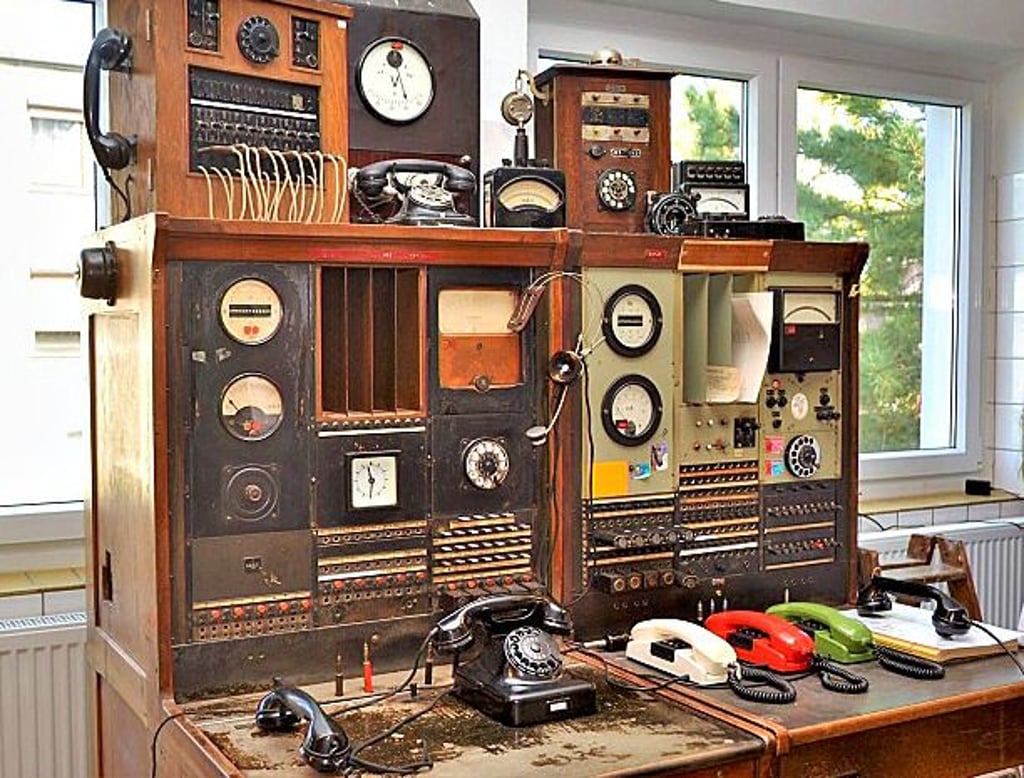 Im Fernmeldemuseum in Bottmersdorf können verschiedene Telefonanlagen besichtigt werden.