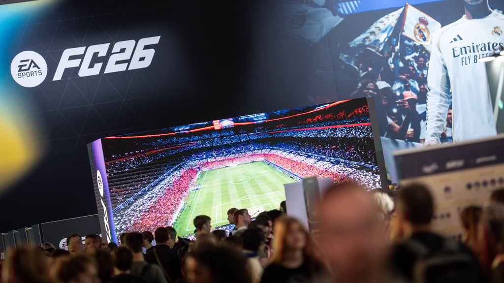 Werbung für EASports FC 26 auf der Messe Gamescom in Köln.