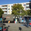 Etwa 50 Mitarbeitende des ZDF-Teams sind am Freitag für die Produktion der Kindernachrichtensendung in Wittenberg im Einsatz.