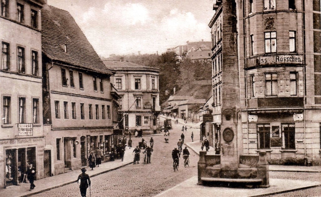 Auch in der Unterstadt, hier in der Wasservorstadt gab es früher viele Geschäfte - sogar da, wo man sie nicht vermutete, wie an dere Fotos zeigen.
