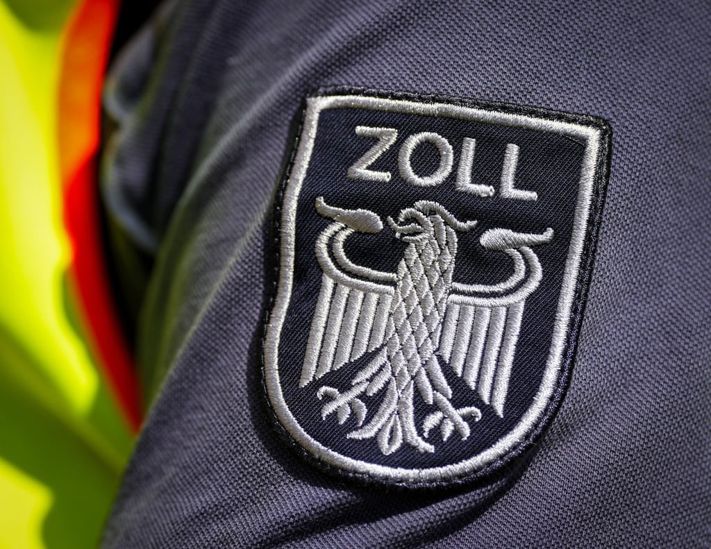 Beamte von Zoll, Polizei, dem Landkreis Oldenburg und der Gemeinde Großenkneten sind im Einsatz (Symbolbild)