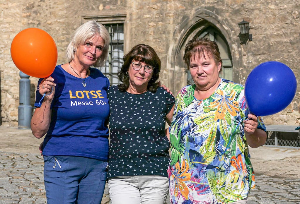 Die neue Mitarbeiterin und die Messeorganisatorinnen des Kreises: Anna Beatrice Brommund, Marion Naumann und Gabriele Zanner (v.l.)