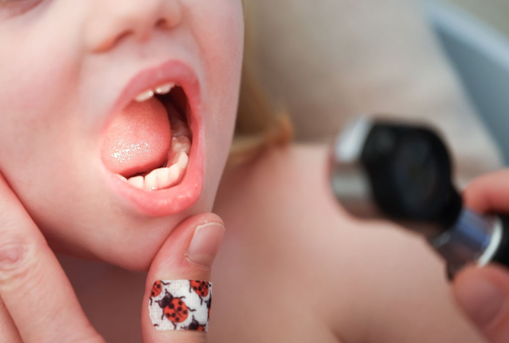 Eltern erhielten in Thüringen noch bis vor etwa zwei Jahren per Post Einladungen zu Vorsorgeuntersuchungen ihrer Kinder - doch das System wurde abgeschafft, es hatte Fehler. (Archivbild)
