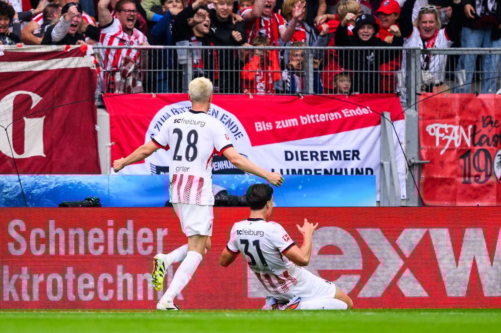 Igor Matanović lässt die Fans mit einem späten Doppelpack jubeln.