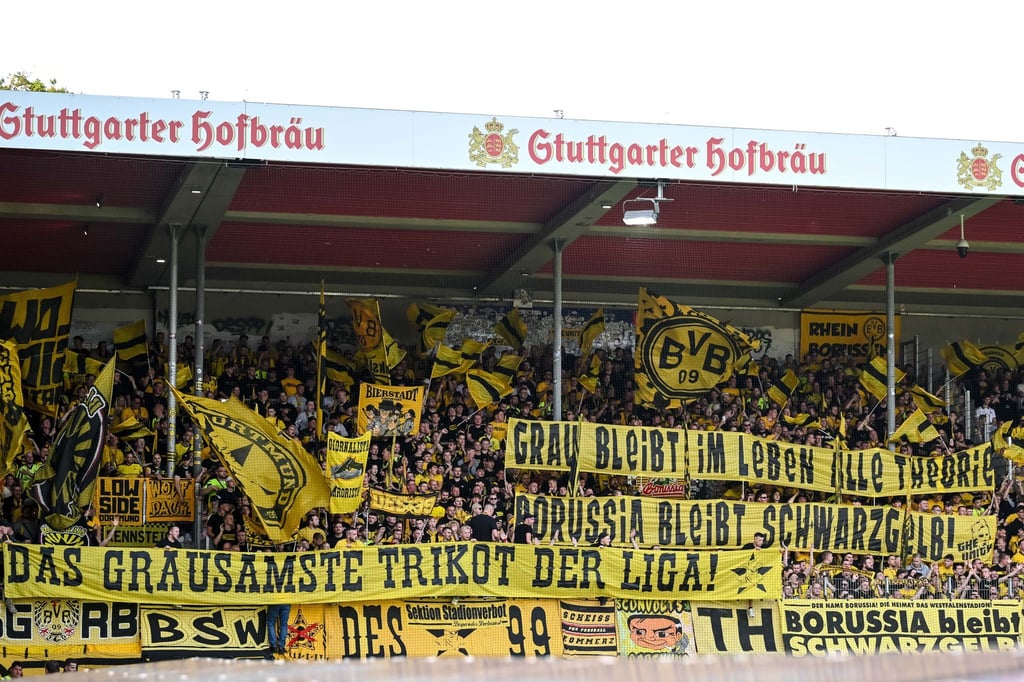 Die BVB-Fans protestieren gegen die neuen Auswärtstrikots.