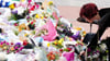 Sharon Osbourne legt zum Gedenken an ihren verstorbenen Mann Blumen in Birmingham nieder. (Archivbild)
