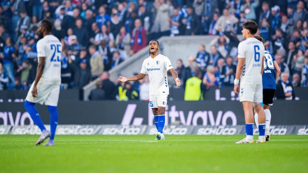Silas Gnaka (v.l.), Ado Onaiwu und Dariusz Stalmach durften diesmal beginnen. (Foto: Imago Images/Noah Wedel)