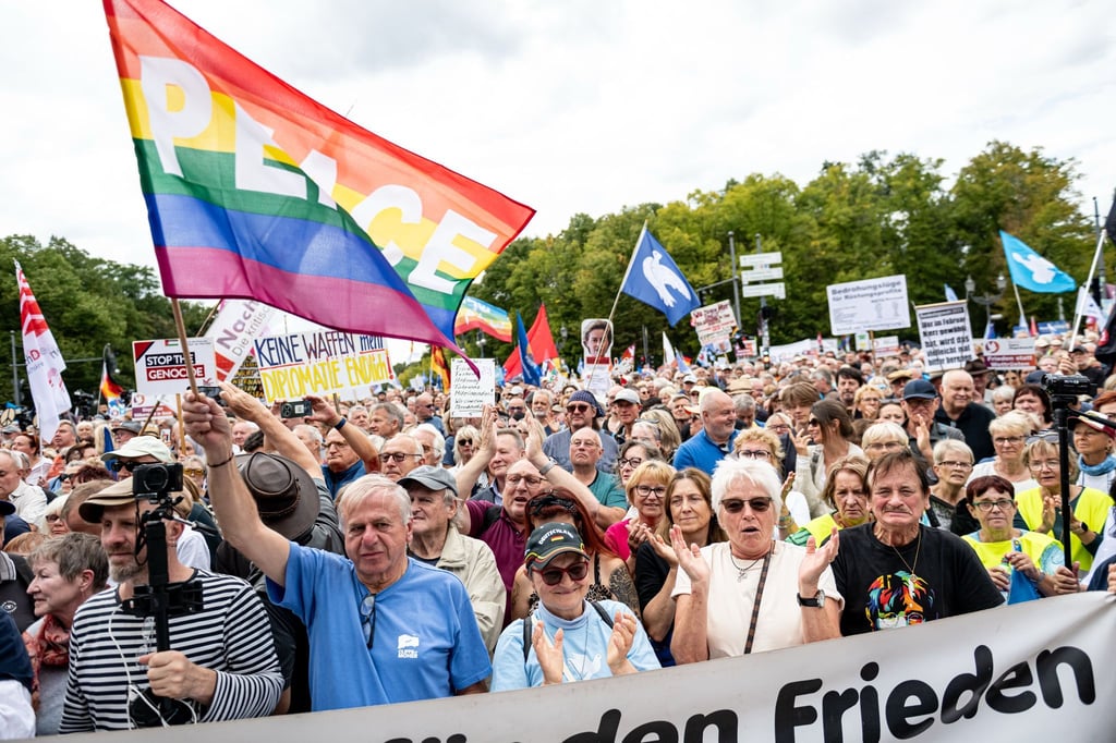 Die Veranstaltung verlief laut Polizei zunächst ohne nennenswerte Vorkommnisse.