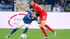 Alexander Bernhardsson (r) machte in einem engen Spiel mit seinem Tor den Unterschied.