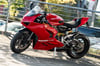 Eine Ducati Panigale V2 wurde aus einem Motorradgeschäft in Magdeburg gestohlen. Das Bild zeigt ein vergleichbares Modell. Zur Farbe des gestohlenen Motorrads hat die Polizei keine Angaben gemacht.