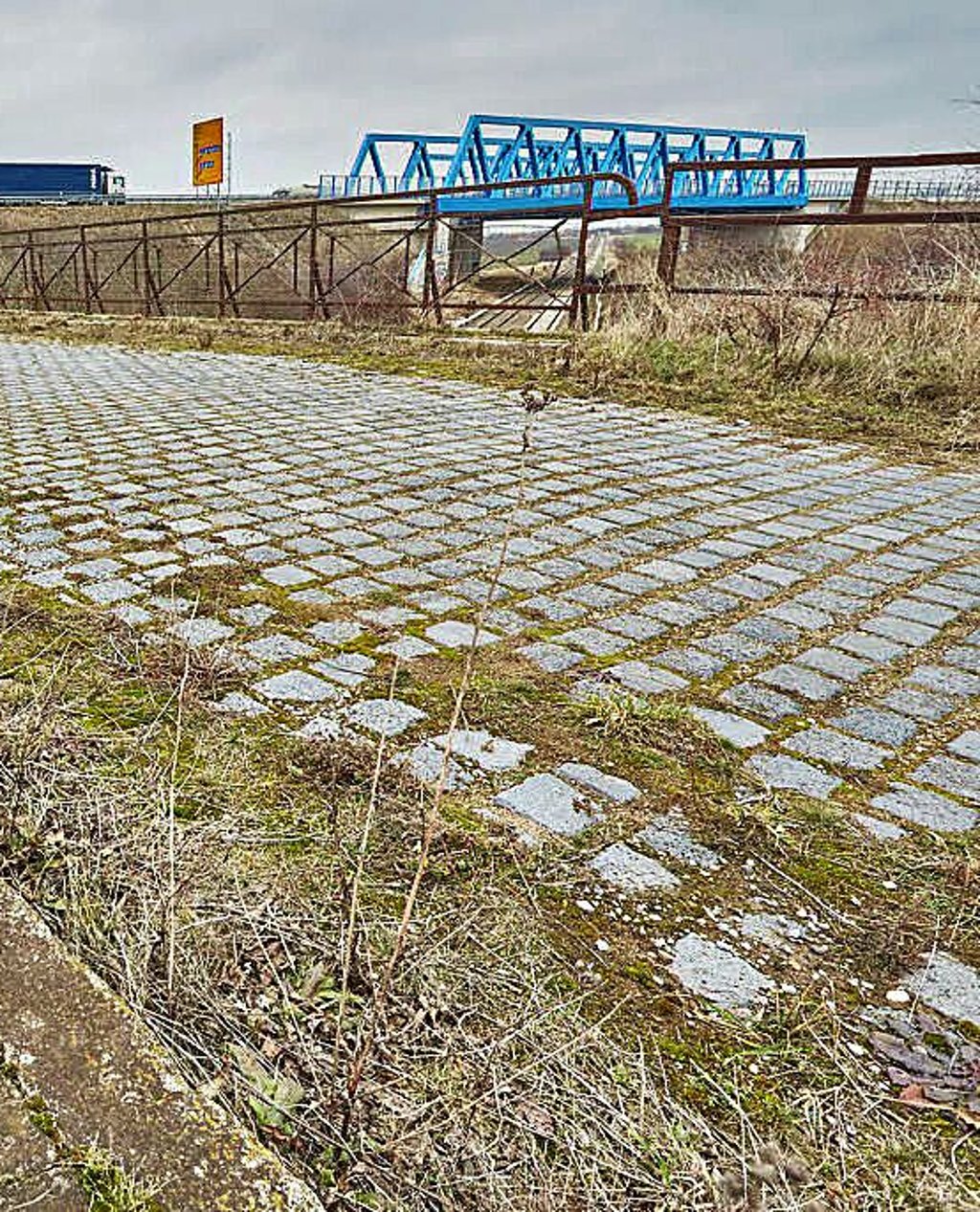 Die alte Eisenbahnbrücke.