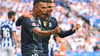 Stürmerstar Kylian Mbappé (l) war der Garant für den vierten Saisonsieg von Real Madrid.