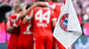 Beim Spiel zwischen dem FC Bayern und dem Hamburger SV gab es in der zweiten Hälfte zwei Notfälle unter Fans.