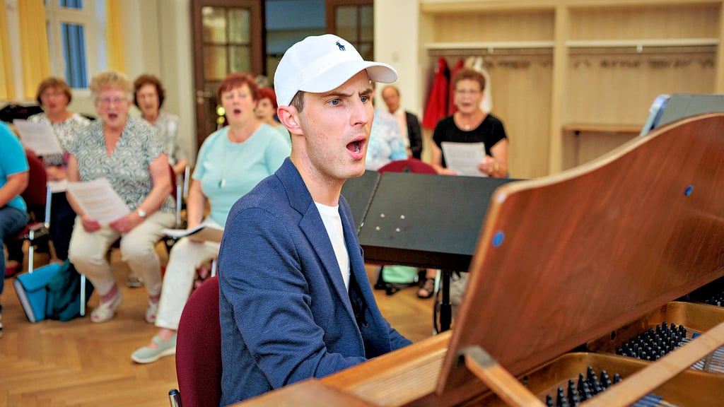Musik ist für Florian Lindner ein Lebenelexier. Der 28-Jährige leitet den Gemischten Chor Elstertal Zeitz.
