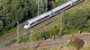 Nach einem Brand an einem Stellwerk müssen Bahnreisende zwischen Hannover und Berlin weiter mit Verspätungen und Ausfällen rechnen.