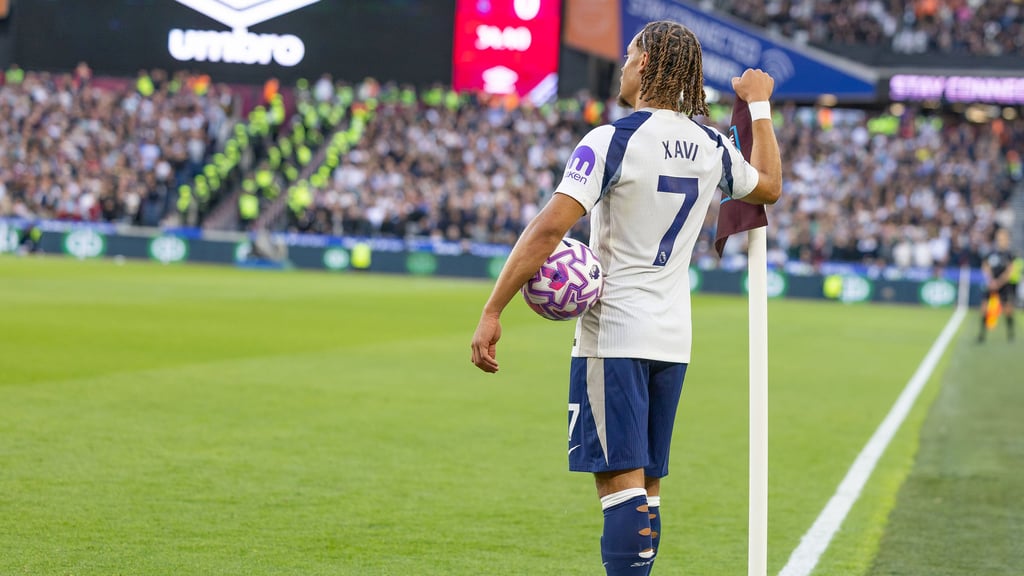 Mit einem Eckball leitete Ex-RB-Star Xavi das 1:0 der Spurs bei seinem Debüt ein