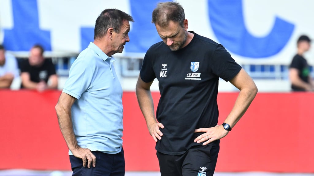 FCM-Sportchef Otmar Schork (l.) hat sich zu Trainer Markus Fiedler geäußert.