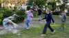 Wie im vergangenen Jahr gehören Riesenseifenblasen auch dieses Jahr zum Interkulturellen Kinderfest, das am 17. September im Jugendfreizeitzentrum „Rolle“ in Halberstadt  gefeiert wird.