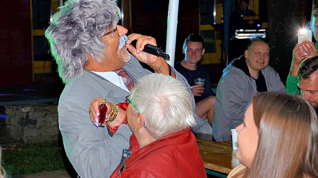 Horst-Schlämmer-Double Sven Sebrowski aus Hecklingen in Neundorf in Aktion.