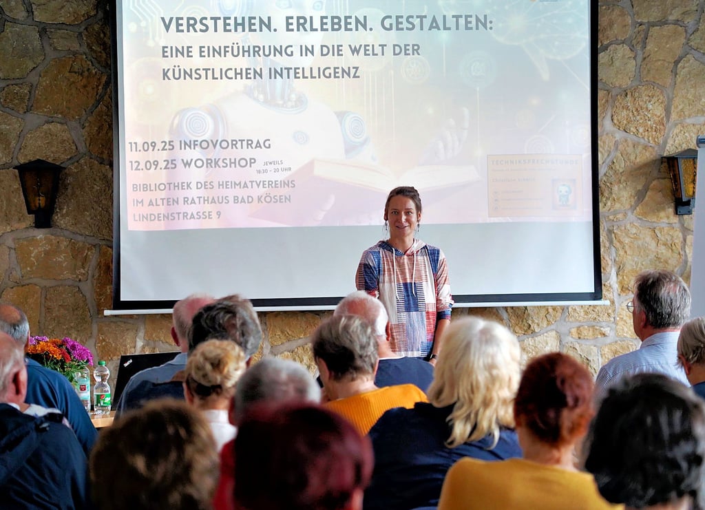 Volle Hütte im Alten Rathaus Bad Kösen: Zu der von der Landesarbeitsgemeinschaft der Freiwilligenagenturen (Lagfa) geförderten Informationsveranstaltung konnte Dozentin Christiane Scherch fast 40 vornehmlich ältere Teilnehmer begrüßen. Ein weiterer Infonachmittag findet am 22. Oktober um 14 Uhr in der Volkshochschule Naumburg statt.