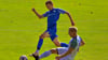 Tom Wienholz vom FC Hettstedt (blau) überzeugte erneut durch seine pfeilschnellen Antritte.