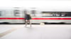 Auf der Bahnstrecke zwischen Hannover und Berlin kommt es zu Verspätungen und Zugausfällen. (Symbolbild)
