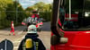 Die Ascherslebener Feuerwehr musste am Sonntagabend die Landung eines Rettungshubschraubers in der Weststraße absichern.