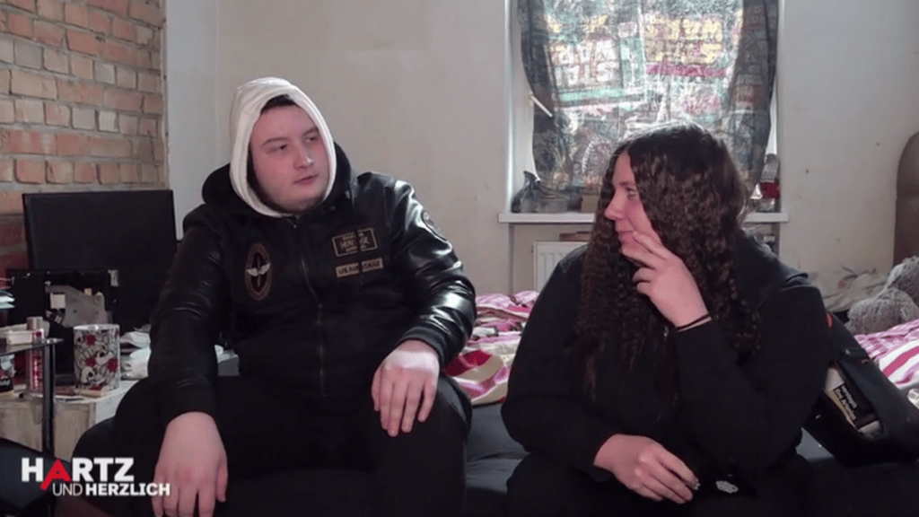 Bei „Hartz und herzlich“ drohen Sozialbetrug-Vorwürfe und Streit den geplanten Umzug von Lisa und Leon zu stoppen.