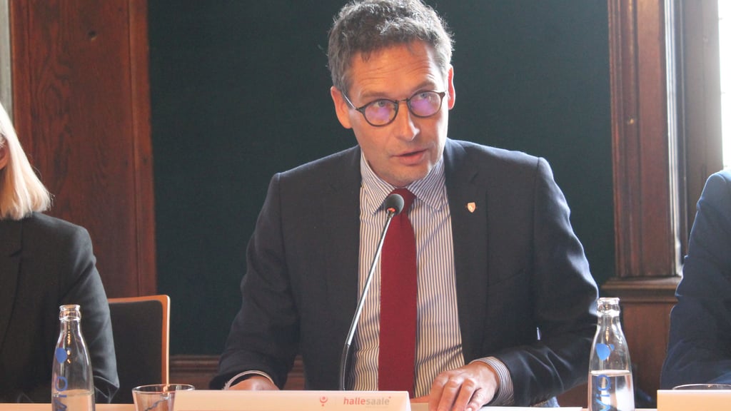 Halles Oberbürgermeister Alexander Vogt (parteilos) schlägt ein umfassendes Konsolidierungskonzept vor.