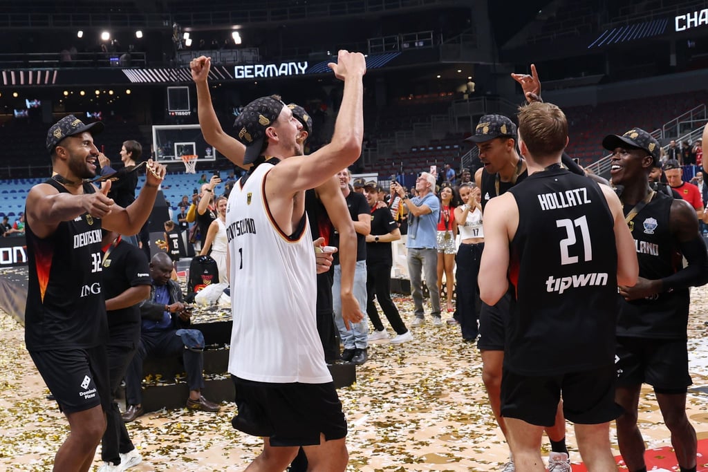 Die Basketballer feiern Gold bei der EM.