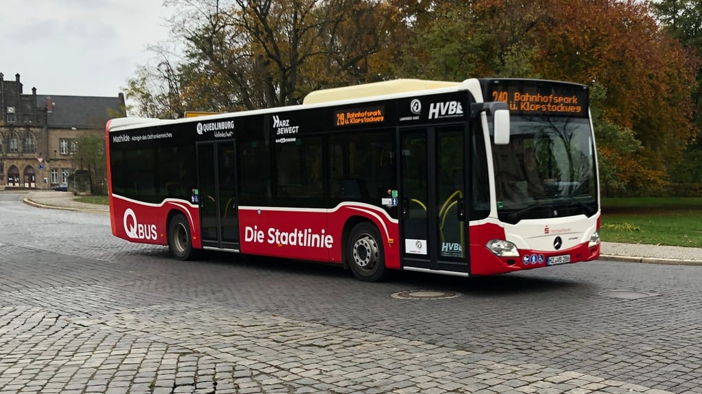Über das Projekt "harzbewegt" gibt es seit Anfang August vergangenen Jahres vier Stadtbuslinien in Quedlinburg. Start- und Endpunkt ist für alle der Bahnhofsvorplatz.
