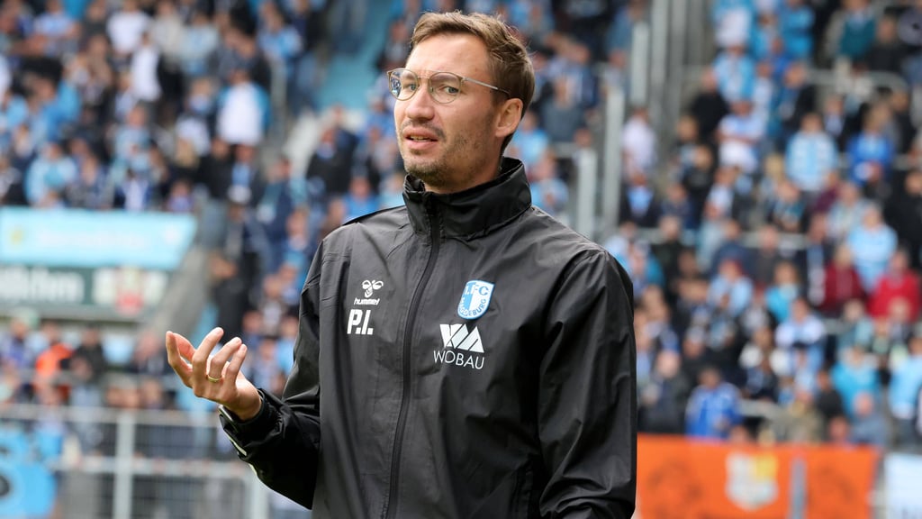 Pascal Ibold, gleichberechtigter Cheftrainer vom 1. FC Magdeburg II, muss erneut einen Punktverlust hinnehmen: Gegen den Greifswalder FC reichte es nur zu einem 1:1.