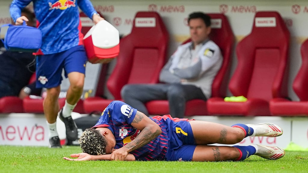 RB-Profi Antonio Nusa bricht sich im Spiel gegen Mainz die Elle des rechten Armes