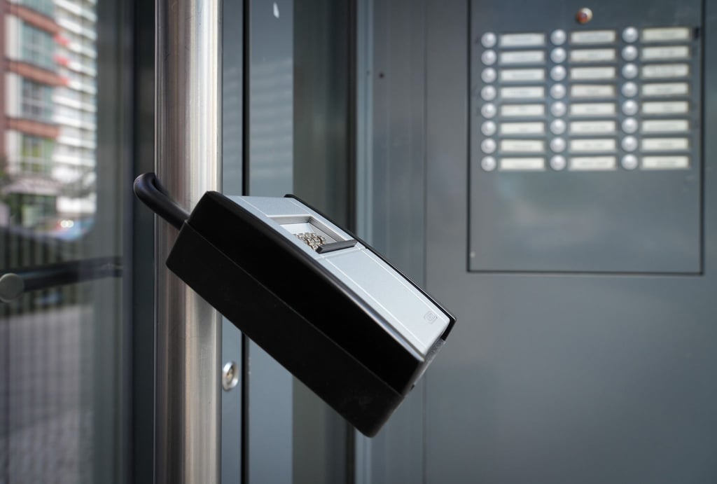 Manchen Wohnungsbesitzern scheint die Vermietung an Feriengäste lukrativer als an reguläre Dauermieter. Organisiert wird dies zum Beispiel per Schlüsselbox. (Symbolbild)