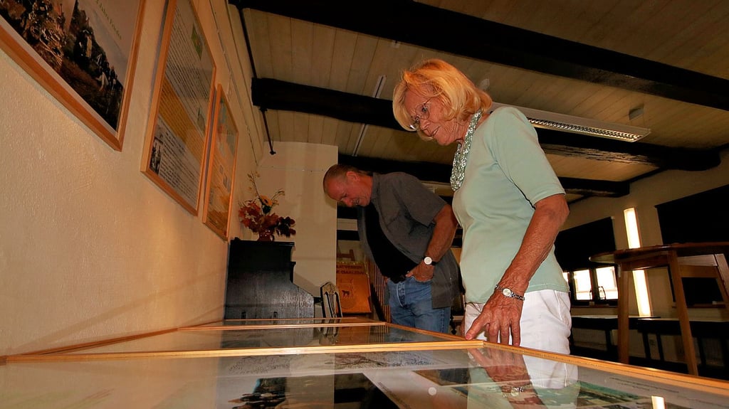 Zur Eröffnung am Bollenfest stieß die Ausstellung auf Interesse.