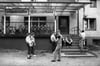 Eines der Fotos in der Ausstellung „Voll der Osten. Leben in der DDR“ in der Magdeburger Hochschulbibliothek.