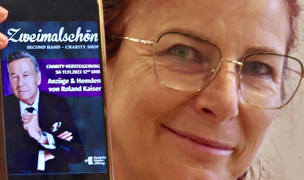 Doreen Kluge, Inhaberin des „Zweimalschön“-Shops hat vor zwei Jahren Bühnenkleidung von Roland Kaiser für den guten Zweck versteigert.