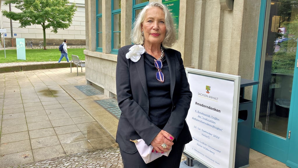 Sylvia Salomon hilft, Referendaren der MLU das Unrecht der NS-Zeit näherzubringen.