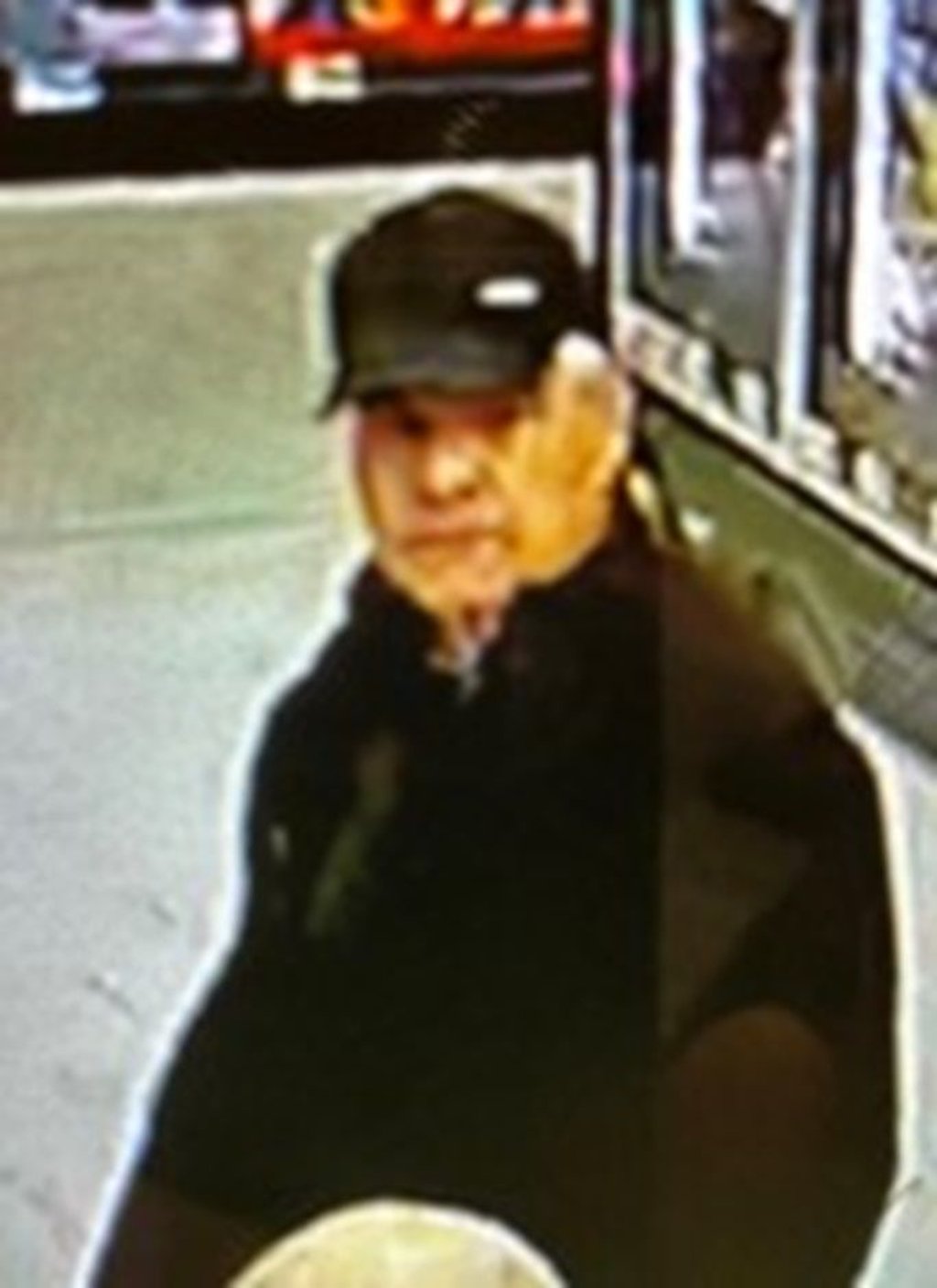 Diesen Mann sucht die Polizei Halle nach dem Diebstahl.